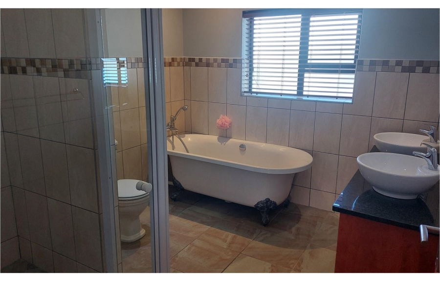 3 Bedroom Property for Sale in Bergsig Western Cape